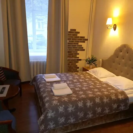 Casa de hóspedes Taurus 2*